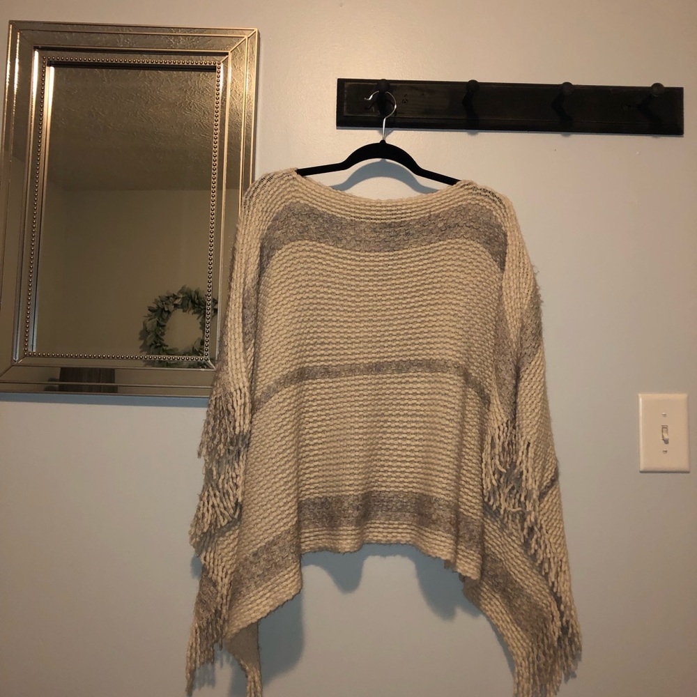 Do everything in love Shaw /poncho - Picture 1 of 5